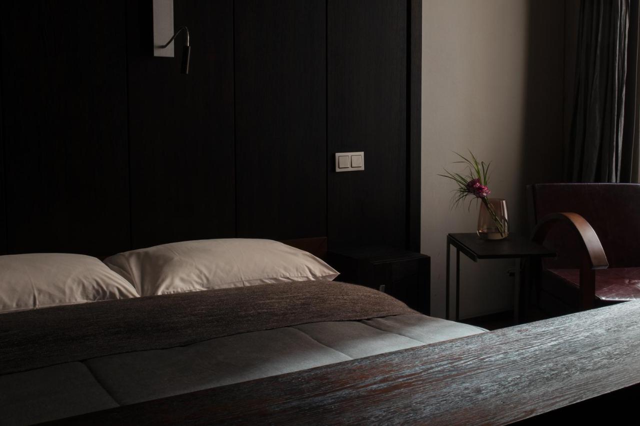 Hotel Monopol Вроцлав Екстериор снимка A bedroom