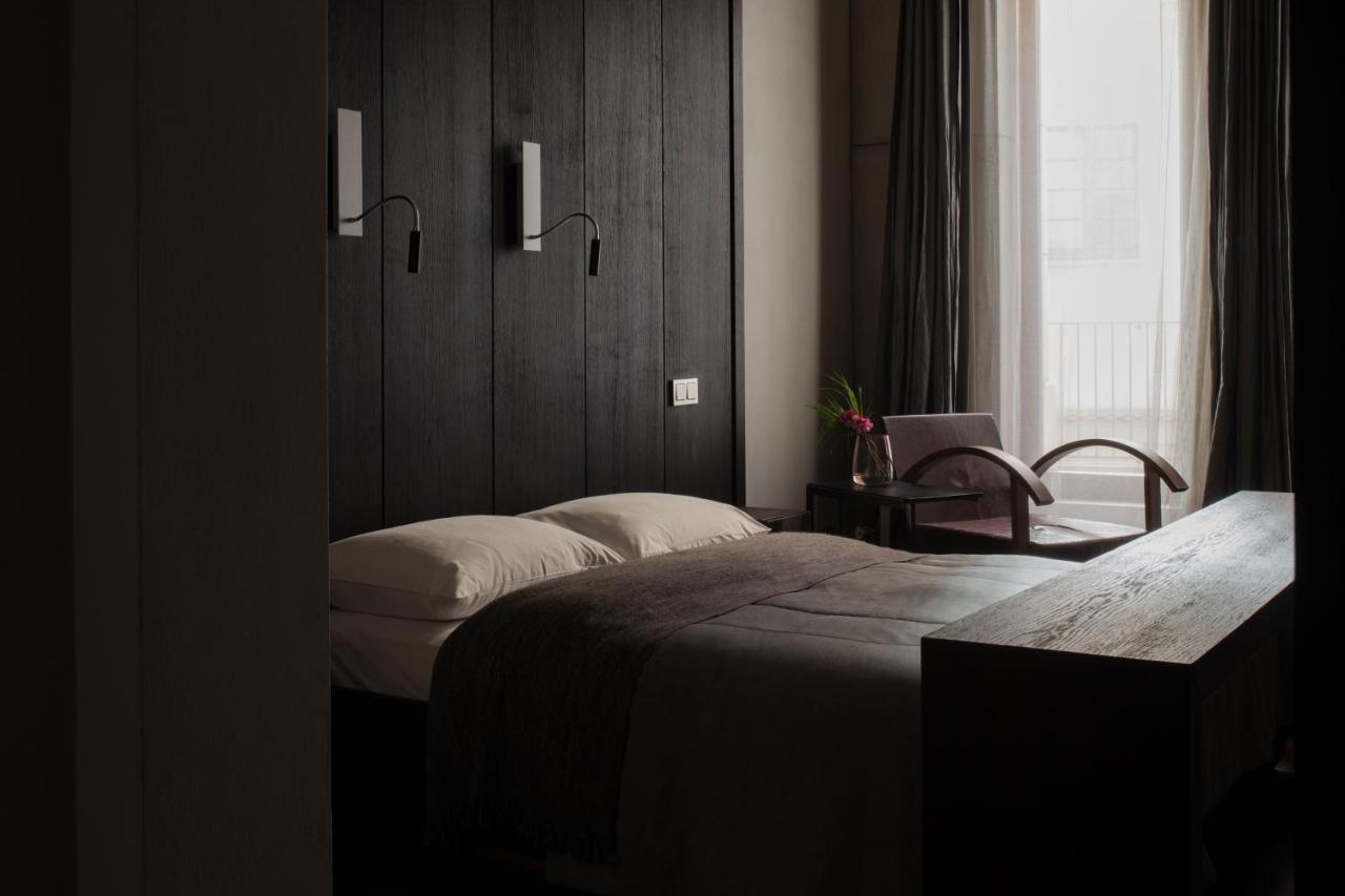 Hotel Monopol Вроцлав Екстериор снимка A room at the Hotel