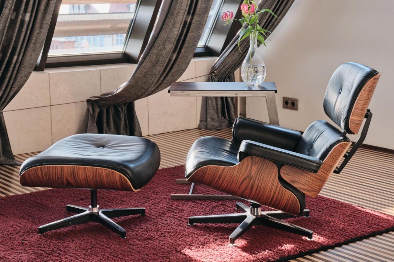 Hotel Monopol Вроцлав Екстериор снимка Eames Lounge Chair